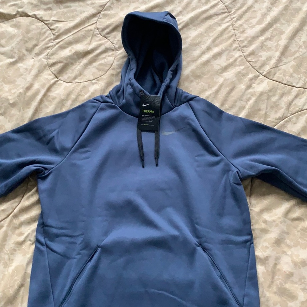 Nike Therma hoodie sweatshirt